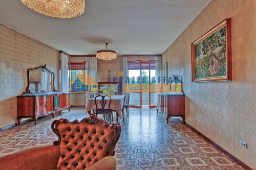 Villa in vendita a Oggiona con Santo Stefano
