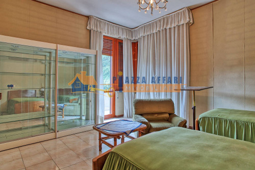 Villa in vendita a Oggiona con Santo Stefano