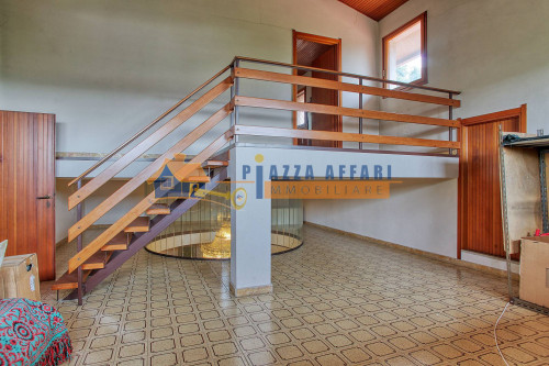 Villa in vendita a Oggiona con Santo Stefano