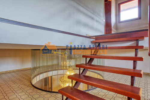 Villa in vendita a Oggiona con Santo Stefano