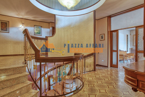 Villa in vendita a Oggiona con Santo Stefano