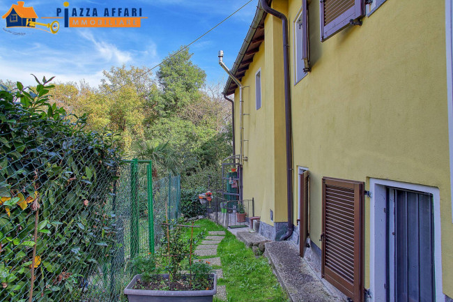 Porzione di Casa Terra / Cielo in vendita a Cadegliano-Viconago