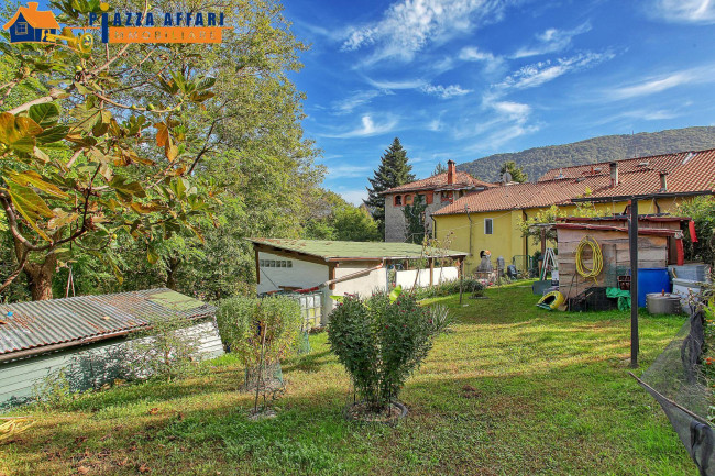 Porzione di Casa Terra / Cielo in vendita a Cadegliano-Viconago