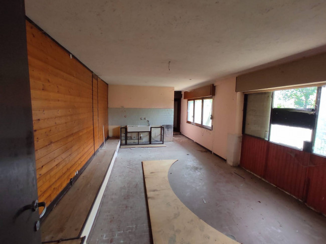 Villa in vendita a Cuasso al Monte