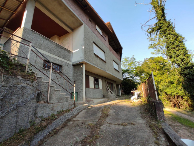 Villa in vendita a Cuasso al Monte