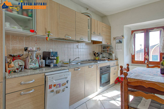 Porzione di Casa Terra / Cielo in vendita a Cuasso al Monte