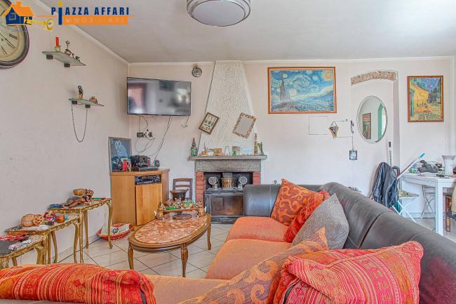 Porzione di Casa Terra / Cielo in vendita a Cuasso al Monte