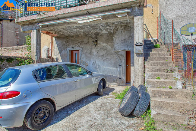 Porzione di Casa Terra / Cielo in vendita a Cuasso al Monte