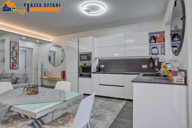 Appartamento in vendita a Lavena Ponte Tresa