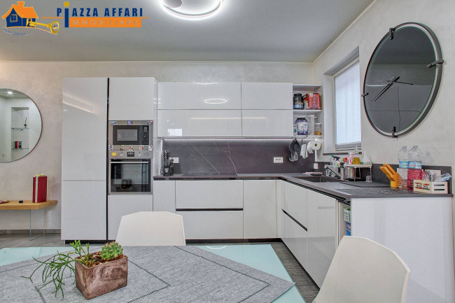 Appartamento in vendita a Lavena Ponte Tresa