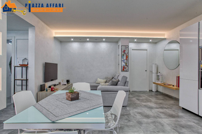 Appartamento in vendita a Lavena Ponte Tresa