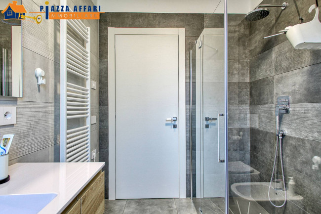 Appartamento in vendita a Lavena Ponte Tresa