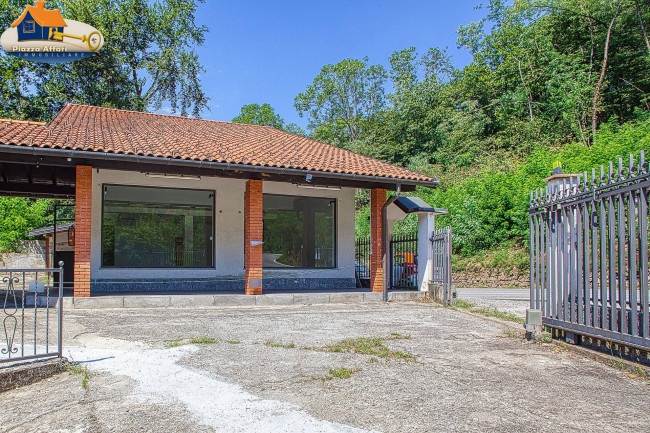 Locale commerciale in vendita a Grantola