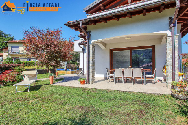 Villa in vendita a Lavena Ponte Tresa