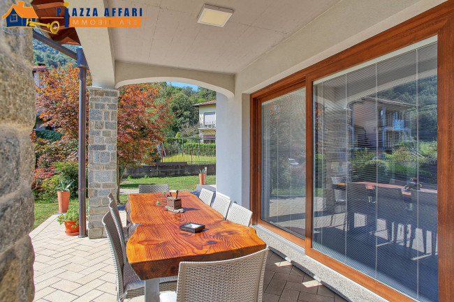 Villa in vendita a Lavena Ponte Tresa