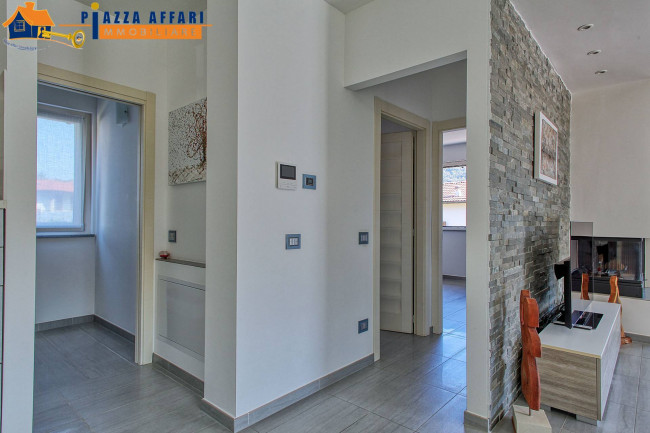 Villa in vendita a Lavena Ponte Tresa