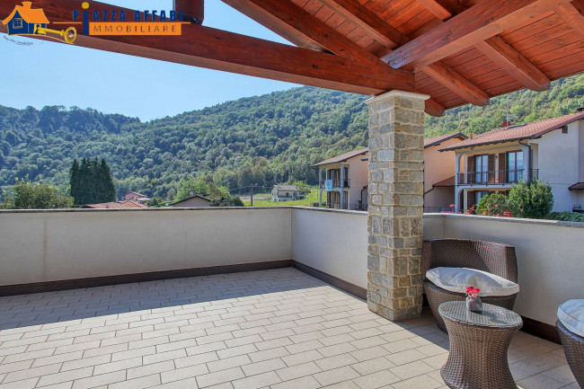 Villa in vendita a Lavena Ponte Tresa