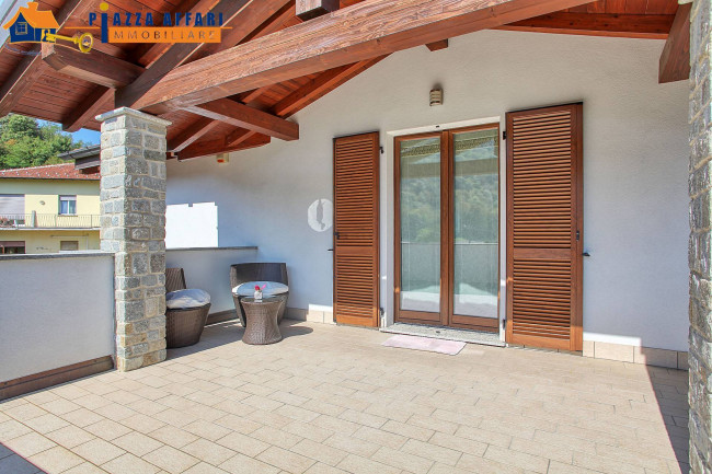 Villa in vendita a Lavena Ponte Tresa