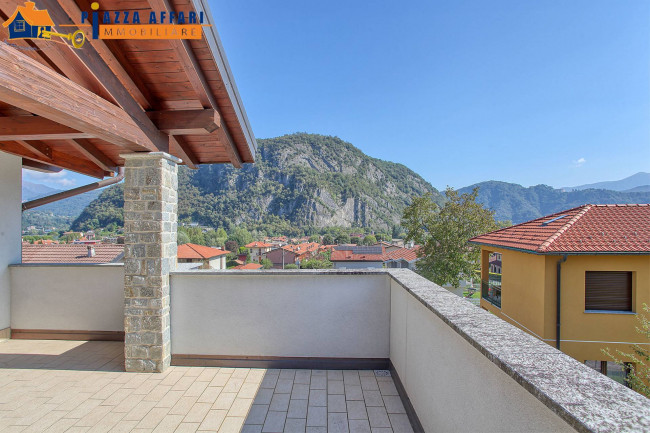 Villa in vendita a Lavena Ponte Tresa