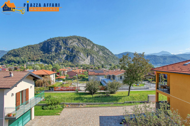 Villa in vendita a Lavena Ponte Tresa