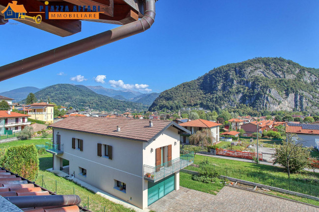 Villa in vendita a Lavena Ponte Tresa