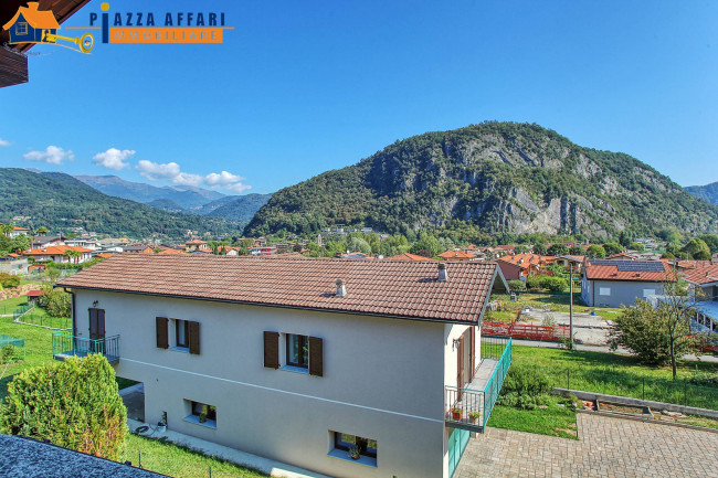 Villa in vendita a Lavena Ponte Tresa