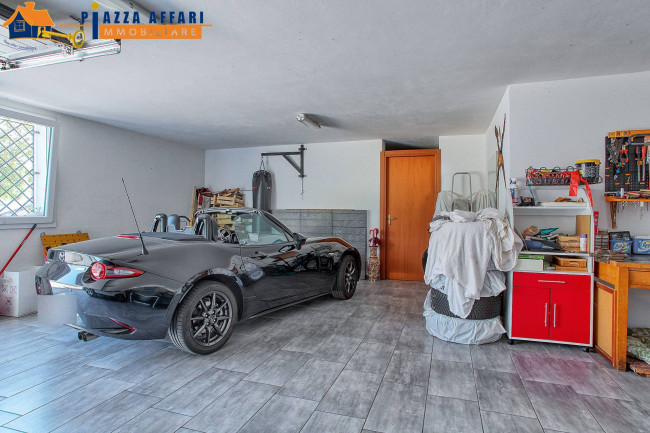 Villa in vendita a Lavena Ponte Tresa