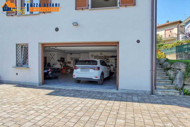 Villa in vendita a Lavena Ponte Tresa