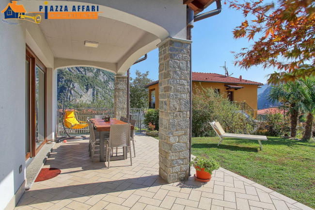 Villa in vendita a Lavena Ponte Tresa