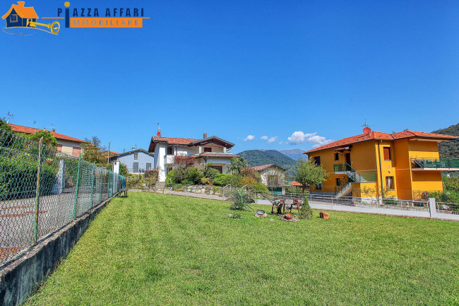 Villa in vendita a Lavena Ponte Tresa