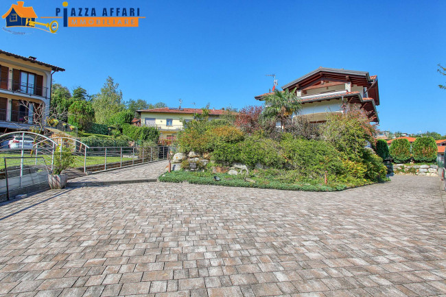 Villa in vendita a Lavena Ponte Tresa