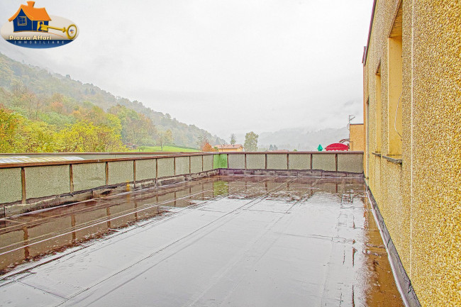 Capannone in vendita a Lavena Ponte Tresa