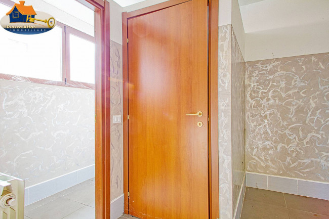 Capannone in vendita a Lavena Ponte Tresa