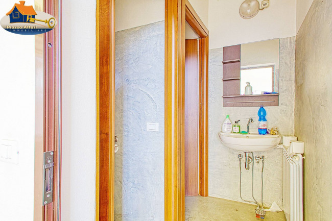 Capannone in vendita a Lavena Ponte Tresa