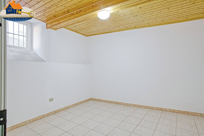 Appartamento in vendita a Marchirolo