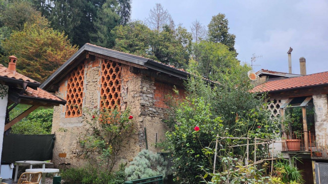 Rustico in vendita a Marchirolo