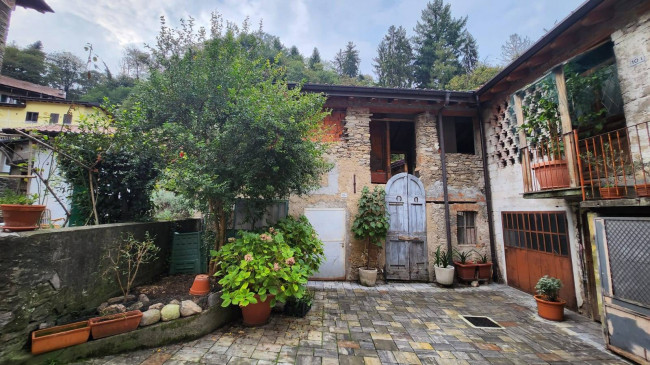 Rustico in vendita a Marchirolo