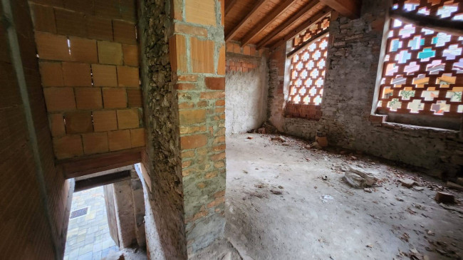 Rustico in vendita a Marchirolo