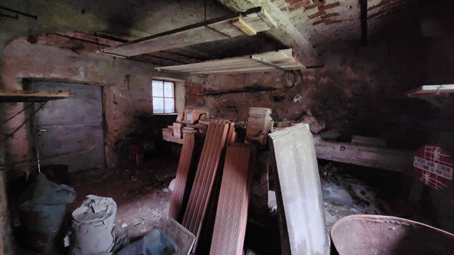 Rustico in vendita a Marchirolo