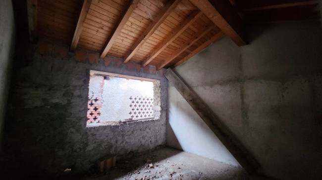 Rustico in vendita a Marchirolo