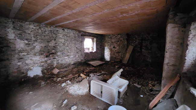 Rustico in vendita a Marchirolo