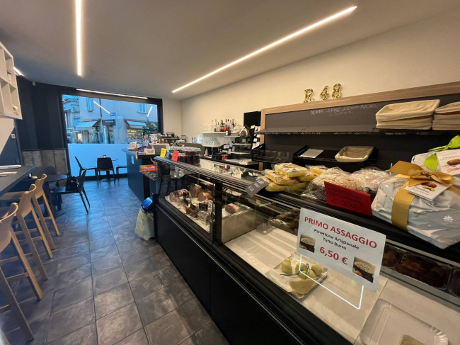 Attività commerciale in vendita a Lavena Ponte Tresa