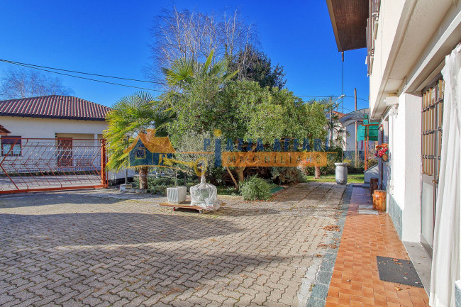 Villa in vendita a Castronno
