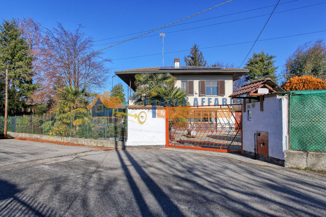 Villa in vendita a Castronno