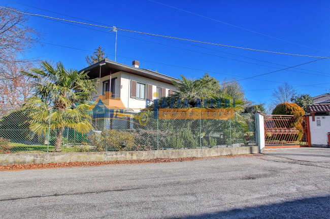 Villa in vendita a Castronno