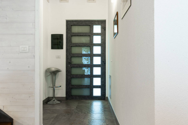 Villa in vendita a Marchirolo