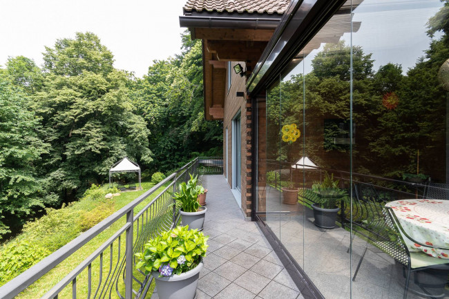 Villa in vendita a Marchirolo