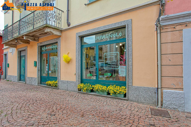 Attività commerciale in vendita a Luino