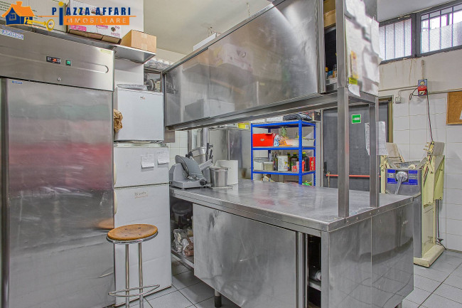 Attività commerciale in vendita a Luino