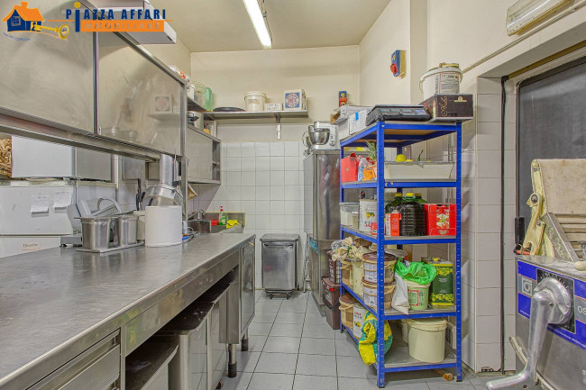Attività commerciale in vendita a Luino